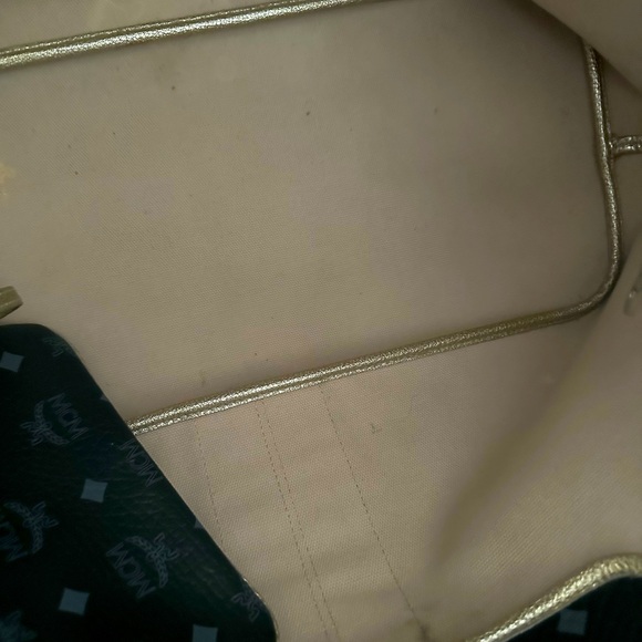 Authentic MCM XL tote limited edition with pouch